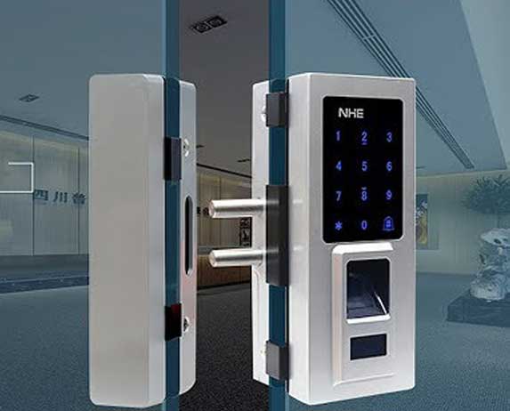 Lion Lock Hệ Thống Bán Khóa Cửa Vân Tay Thẻ Từ Thông Minh Cao Cấp Lion Lock Hệ Thống Bán Khóa Cửa Thông Minh Cao Cấp Bảo hành 2 năm Dịch vụ lắp đặt tại nhà Thương hiệu Đức, Hàn Quốc, Nhật, China